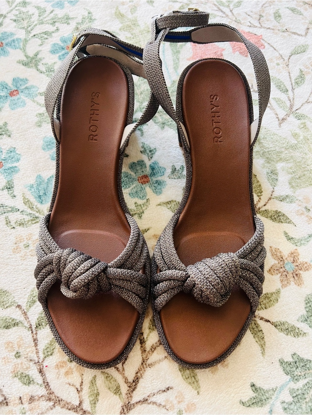 Rothy’s The Knot Sandal Silver Grey Size 10 - Picture 2 of 3